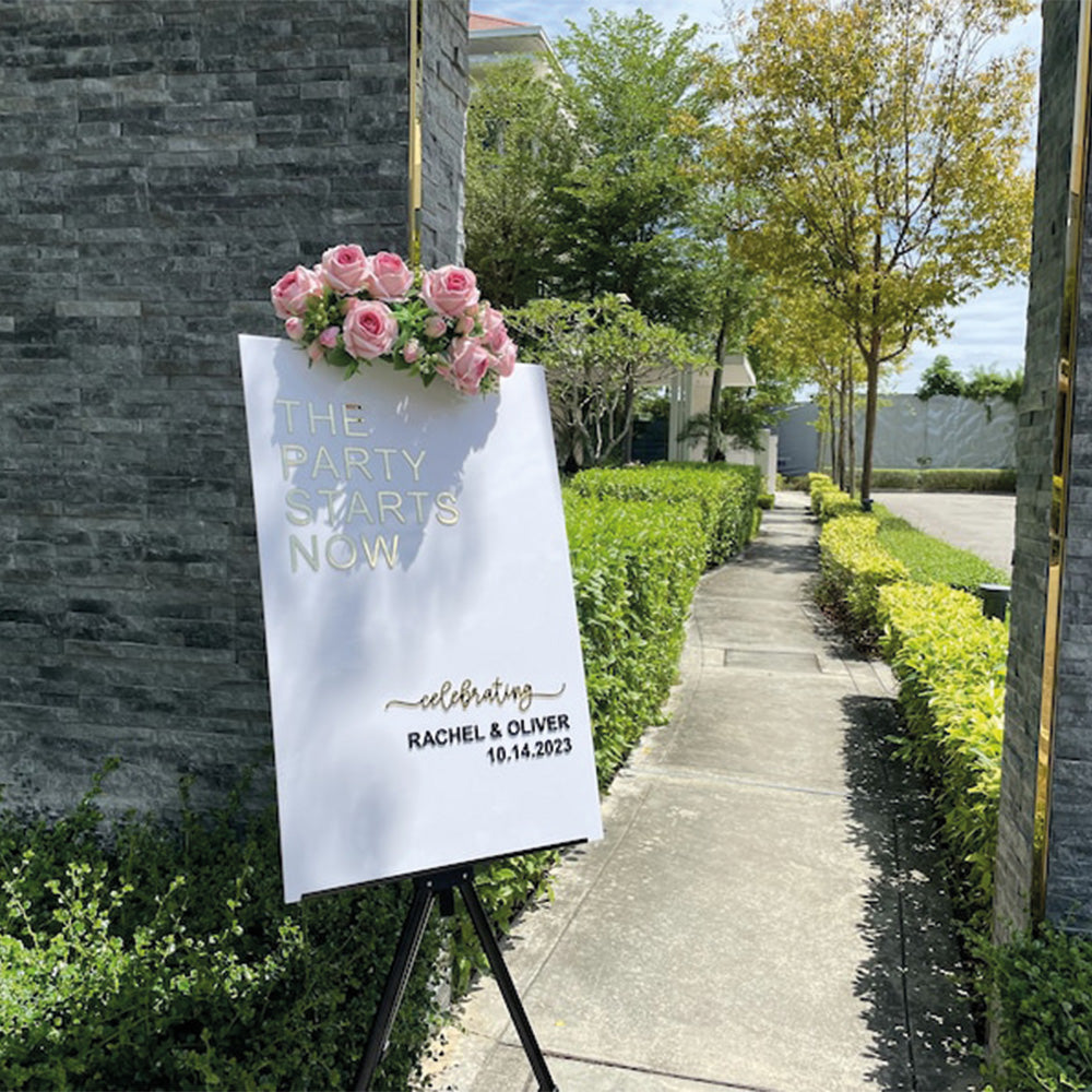 Enseigne acrylique pour "Party" rectangulaire personnalisé en acrylique avec 3D letter en différentes couleurs au Maroc