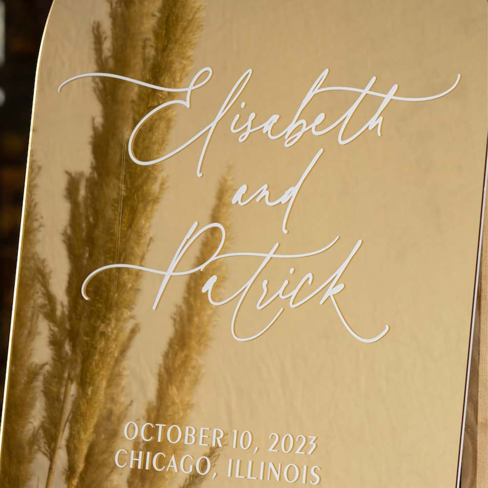 Personalized wedding acrylic sign in mirrored gold acrylic with 3D letter in different colors in Morocco 