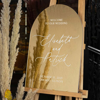 Personalized wedding acrylic sign in mirrored gold acrylic with 3D letter in different colors in Morocco 