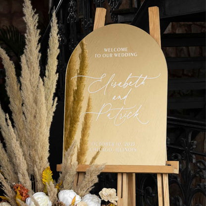 Personalized wedding acrylic sign in mirrored gold acrylic with 3D letter in different colors in Morocco 