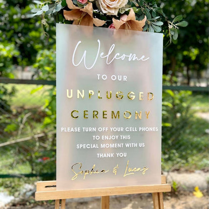 Rectangular acrylic wedding sign personalized in Transparent Satinice Acrylic with 3D letter in different colors in Morocco. 