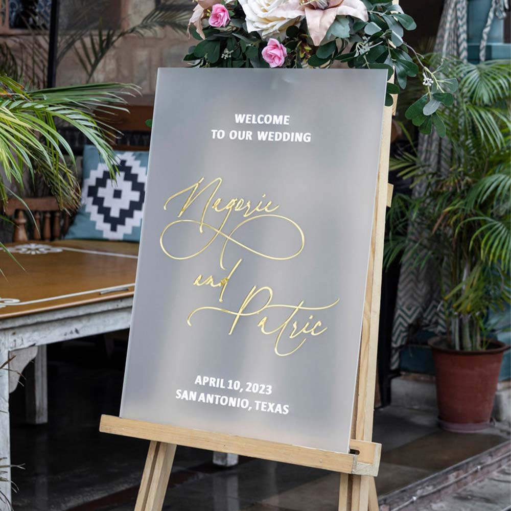Rectangular acrylic wedding sign personalized in Transparent Satinice Acrylic with 3D letter in different colors in Morocco. 