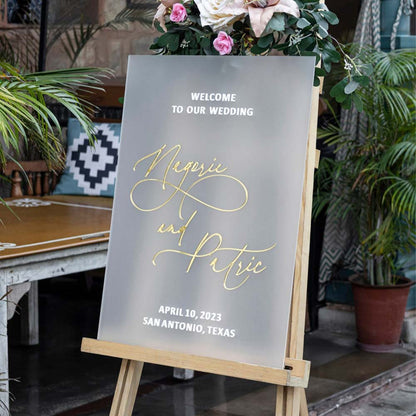 Rectangular acrylic wedding sign personalized in Transparent Satinice Acrylic with 3D letter in different colors in Morocco. 