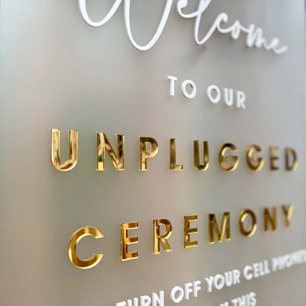 Rectangular acrylic wedding sign personalized in Transparent Satinice Acrylic with 3D letter in different colors in Morocco. 
