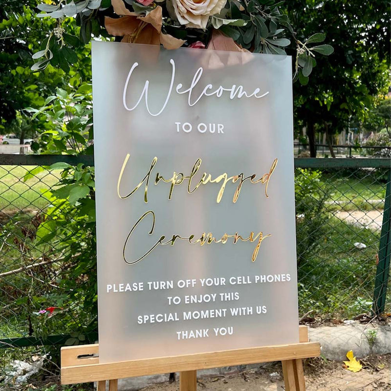 Rectangular acrylic wedding sign personalized in Transparent Satinice Acrylic with 3D letter in different colors in Morocco. 