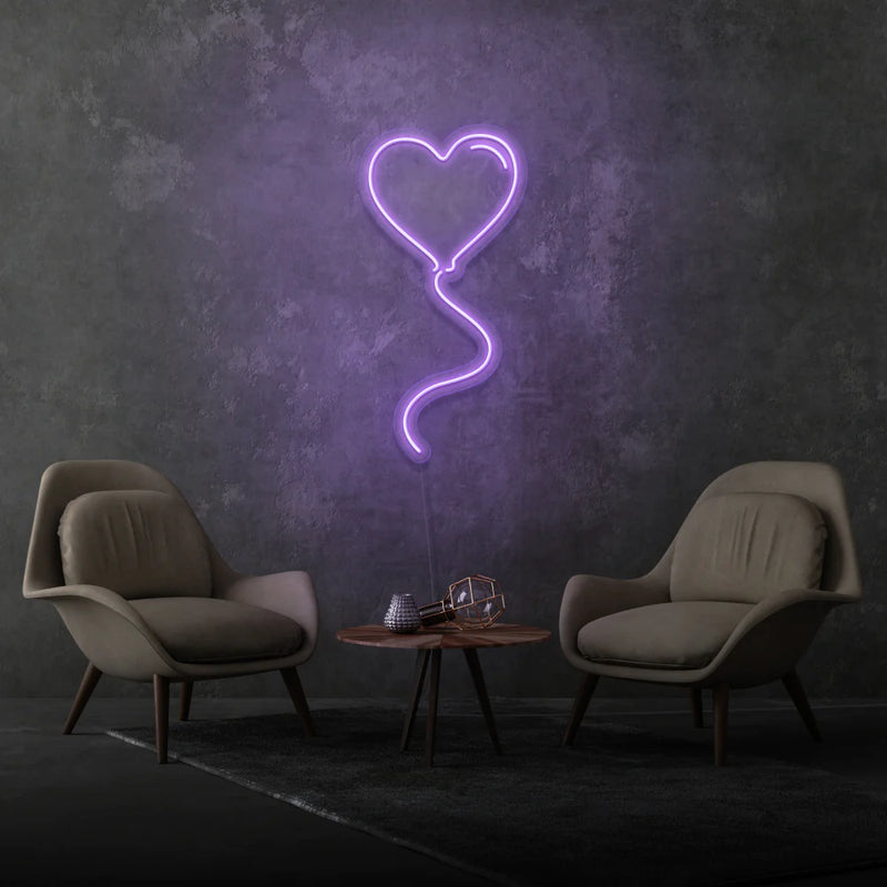 Le Ballon en Forme de Cœur est un produit de décoration néon LED Maroc. parfait pour ajouter une touche romantique et lumineuse à n'importe quel environnement. Ce signe lumineux LED est façonné en forme de cœur et équipé d'ampoules néon LED de haute qualité, qui offrent une belle lueur. 