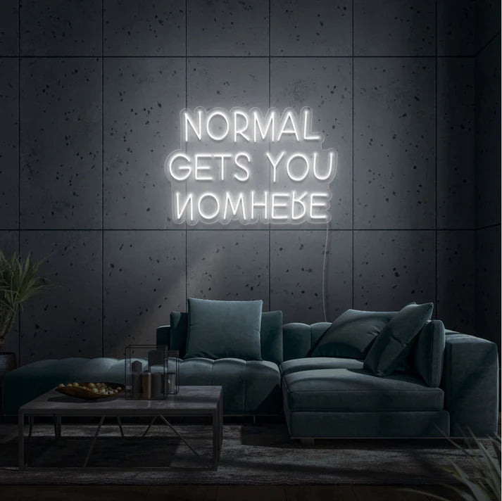 Insegna Al Neon LED Normal Gets You Nowhere 40x25cm | Luce Rosa Per Camera Da Letto, Soggiorno, Decorazione Estetica | Alimentazione USB | Fatta A Mano